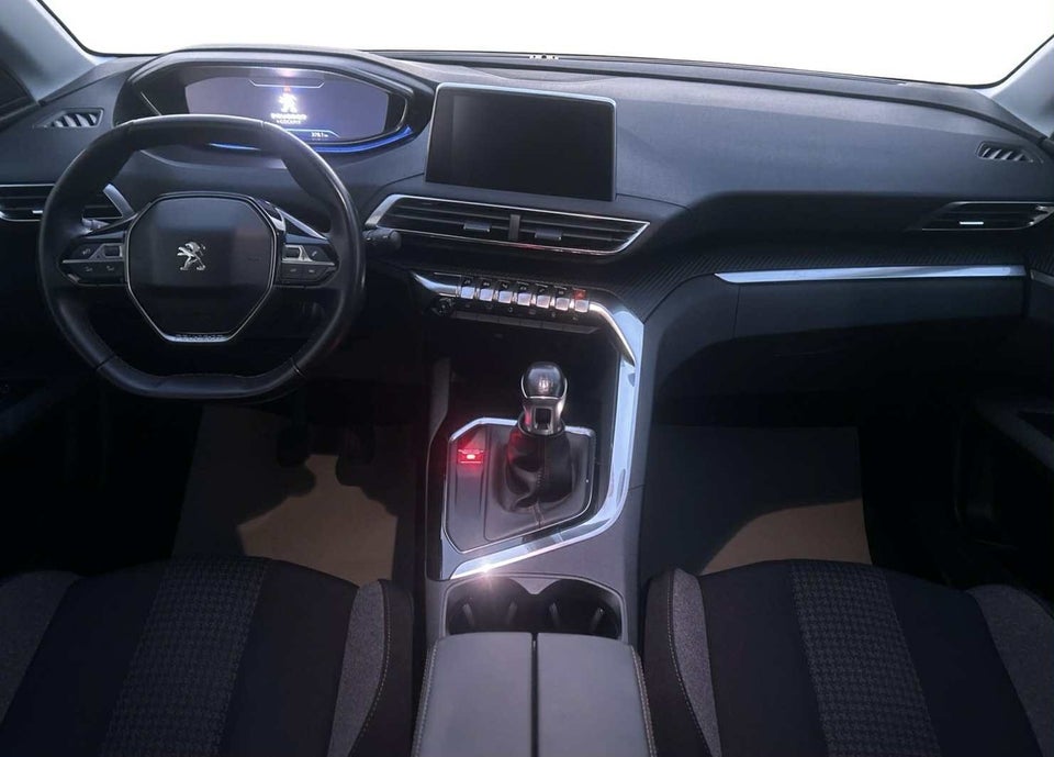 Peugeot 3008 1,2 e-THP 130 Active 5d