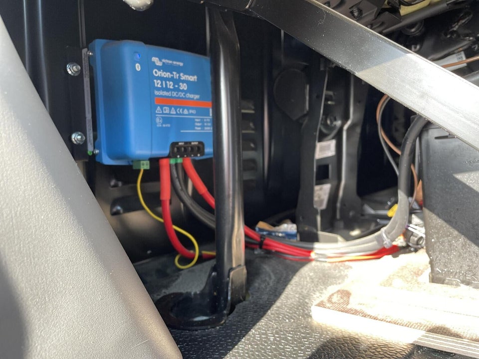 Renault Master IV T33 2,3 dCi 150 L2H2 Kassevogn