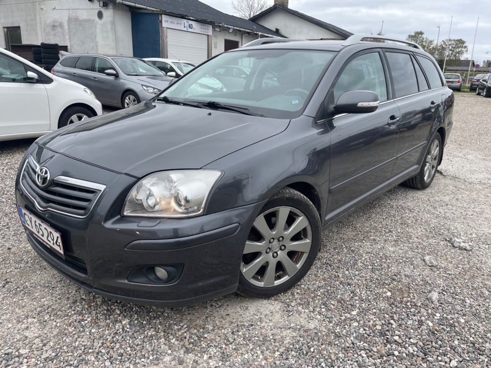 Toyota Avensis 2,0 D-4D Sol stc. 5d