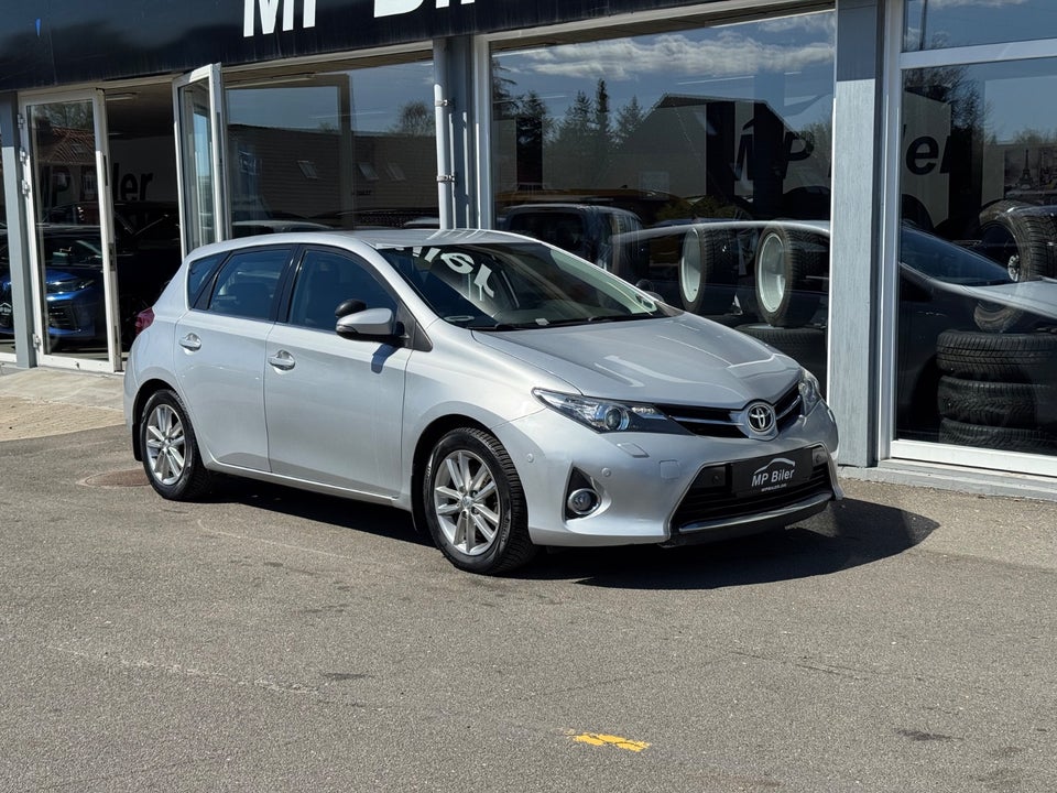 Toyota Auris 2,0 D-4D T2 5d
