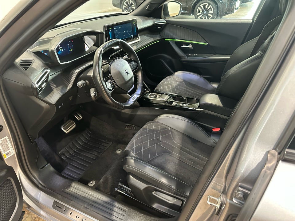 Peugeot e-2008 50 GT Sky 5d