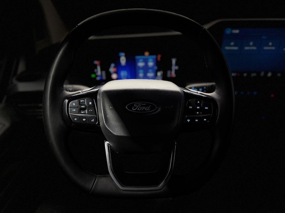 Ford Transit Custom 320 L2 2,0 EcoBlue Trail