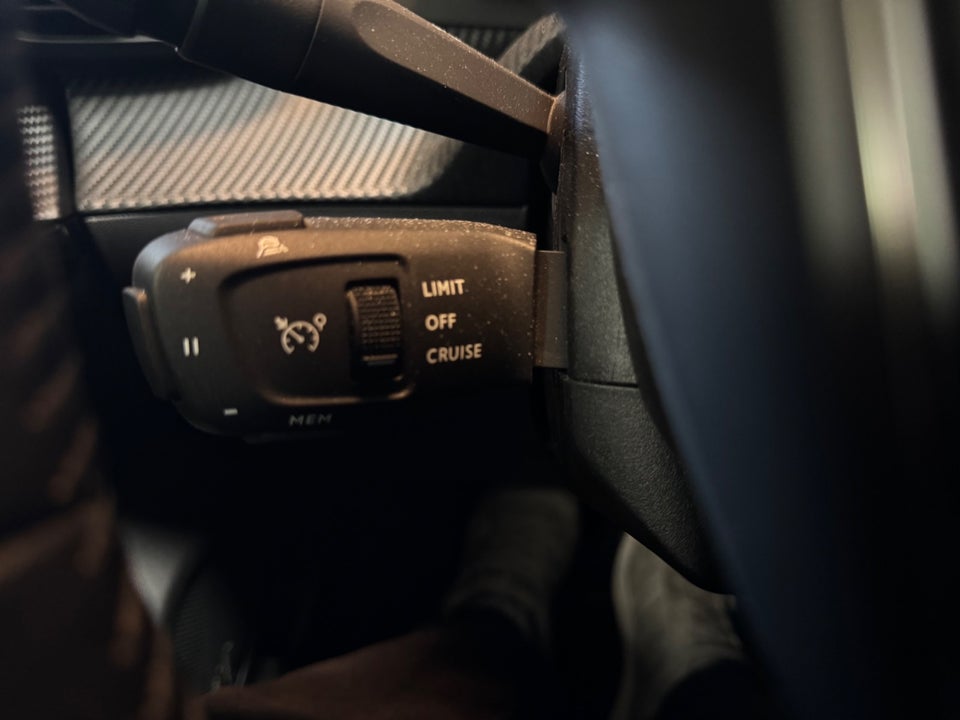 Peugeot 208 1,5 BlueHDi 100 Allure Sky 5d