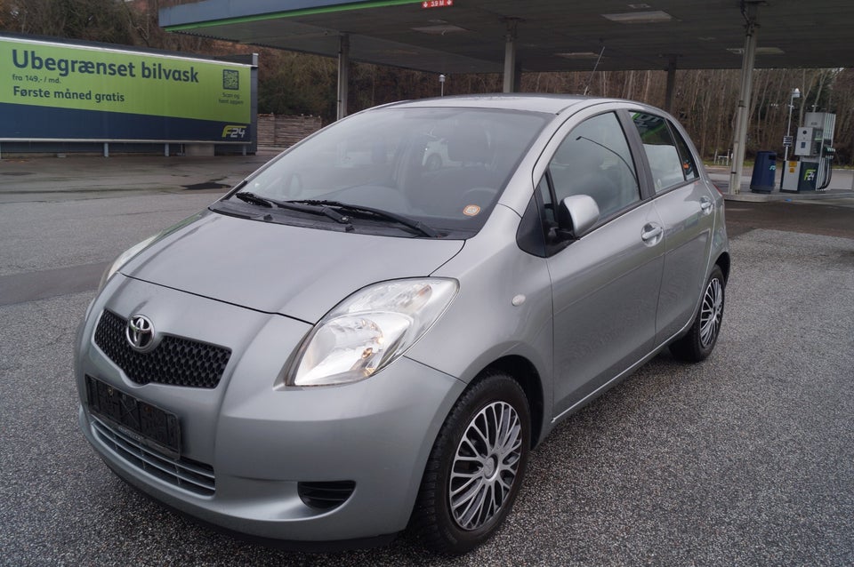 Toyota Yaris 1,3 Luna 5d