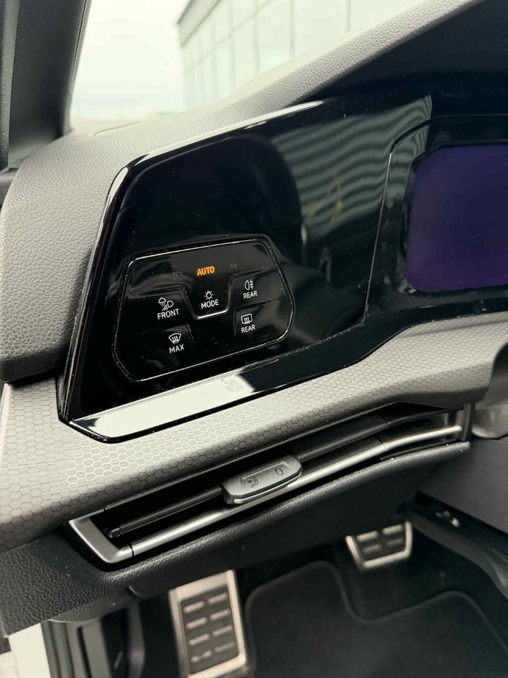 VW Golf VIII 1,4 GTE DSG 5d