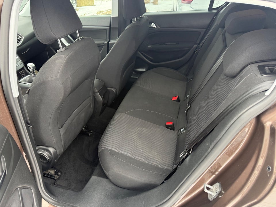 Peugeot 308 1,6 THP 125 Active 5d