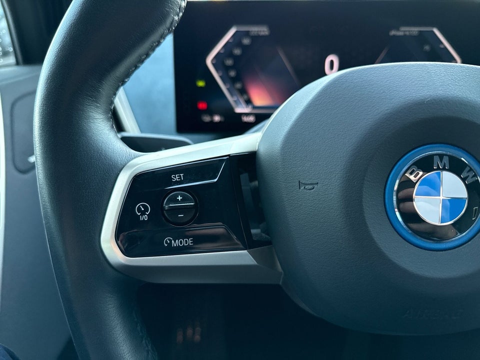 BMW iX xDrive40 Fully Charged M-Sport 5d