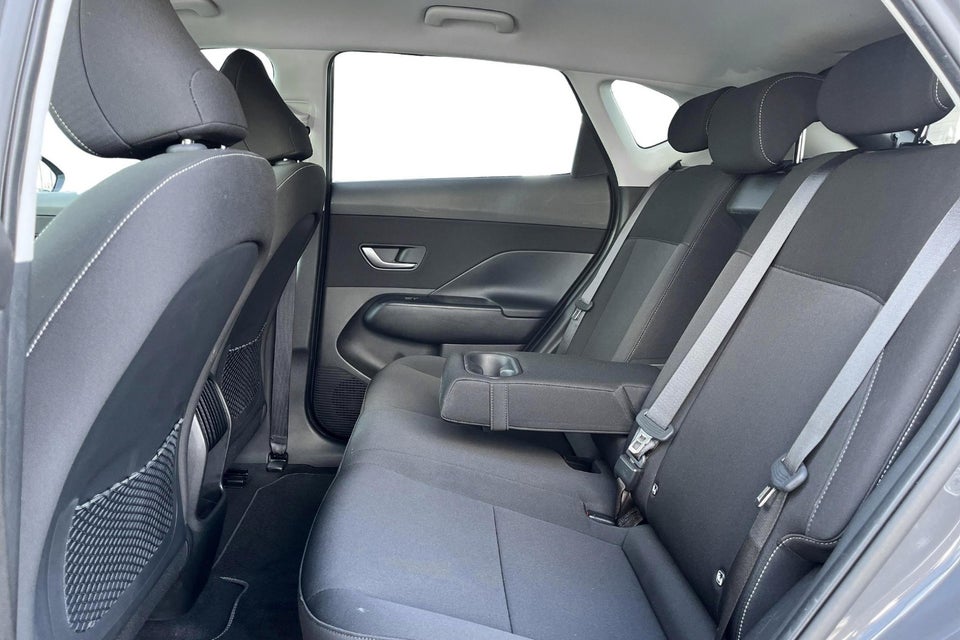 Hyundai Kona 48 EV Essential 5d