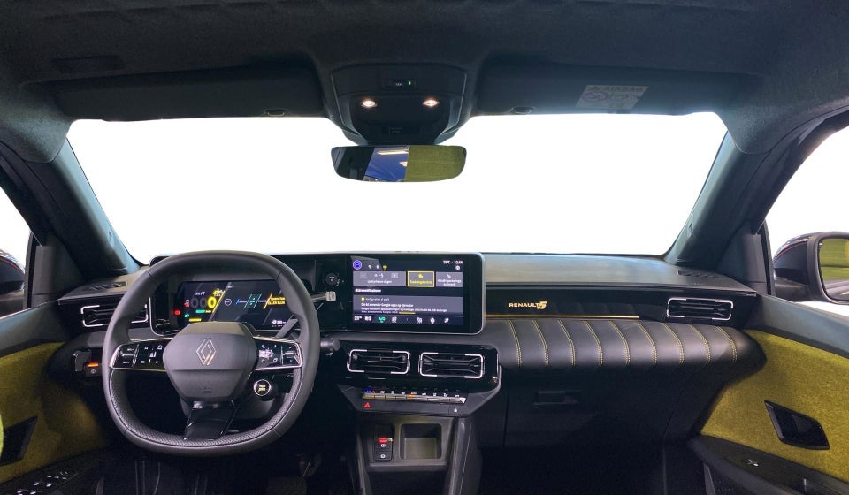 Renault 5 E-Tech 52 Iconic 5d