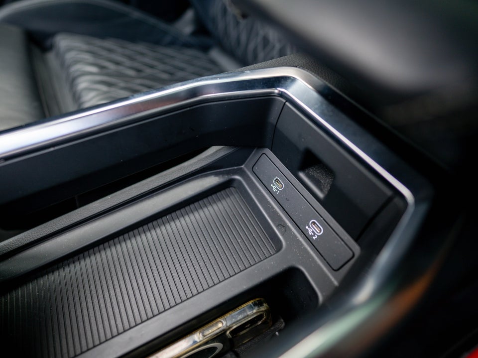 Audi e-tron 55 S-line quattro 5d