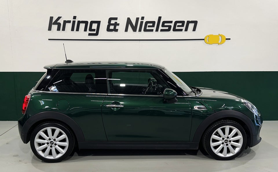 MINI Cooper 1,5 Connected Edition 3d