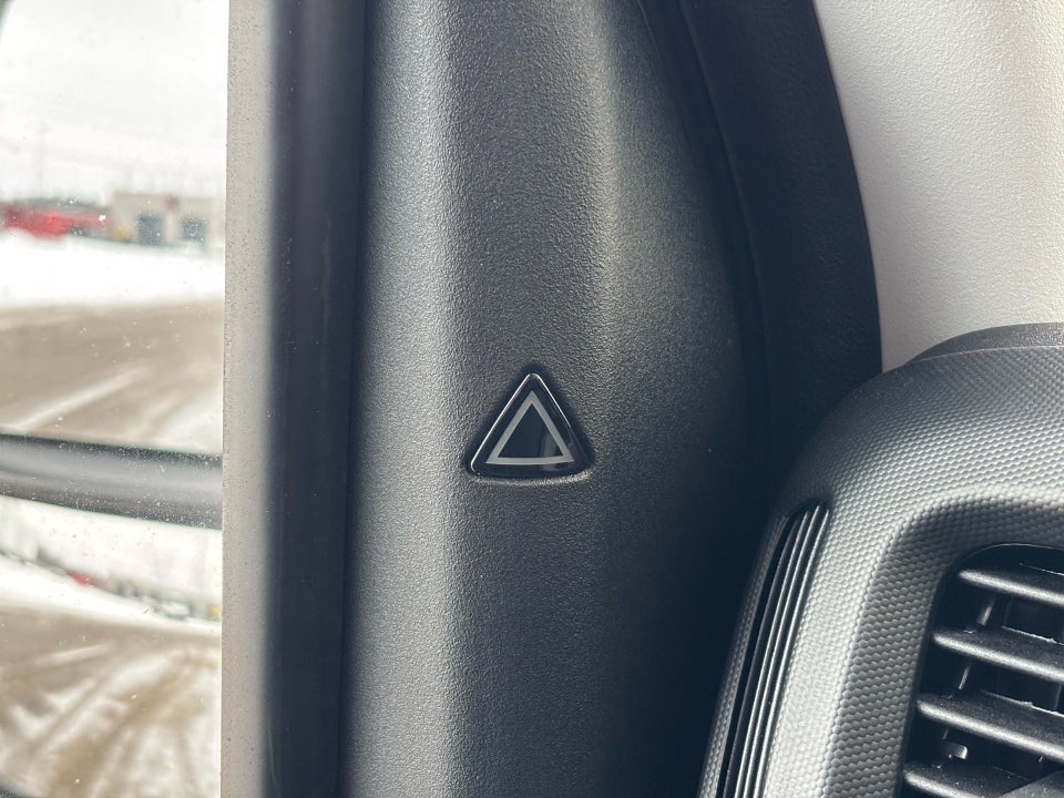 Iveco Daily 3,0 35S18 4100mm Box m/lift AG8