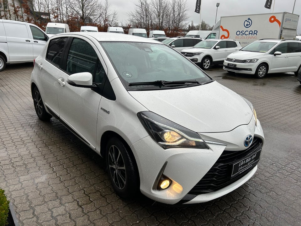 Toyota Yaris 1,5 Hybrid H3 e-CVT Van 5d