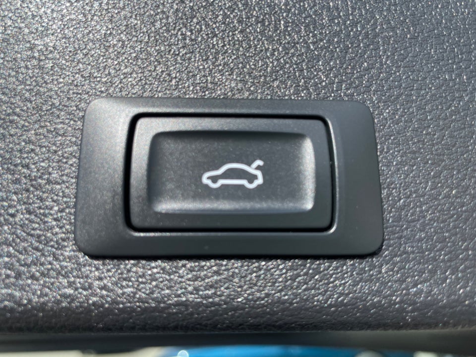 Audi A4 40 TDi Advanced Avant S-tr. 5d