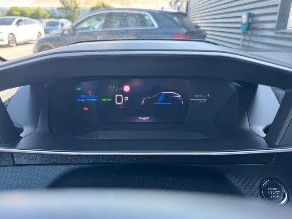Peugeot e-208 54 GT 5d