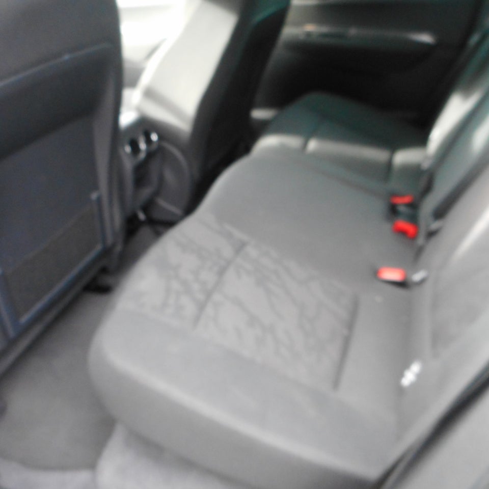 Peugeot 3008 1,6 HDi 112 Active 5d