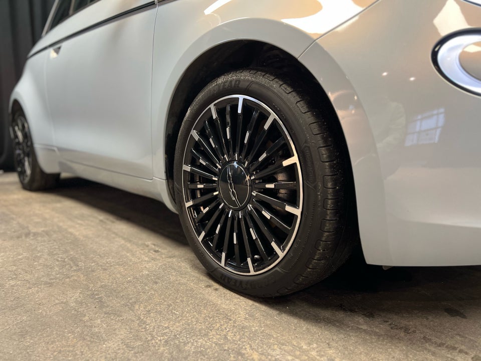 Fiat 500e 42 Icon Sky 3d