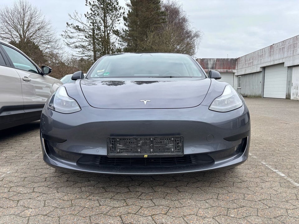 Tesla Model 3 Standard Range+ RWD 4d