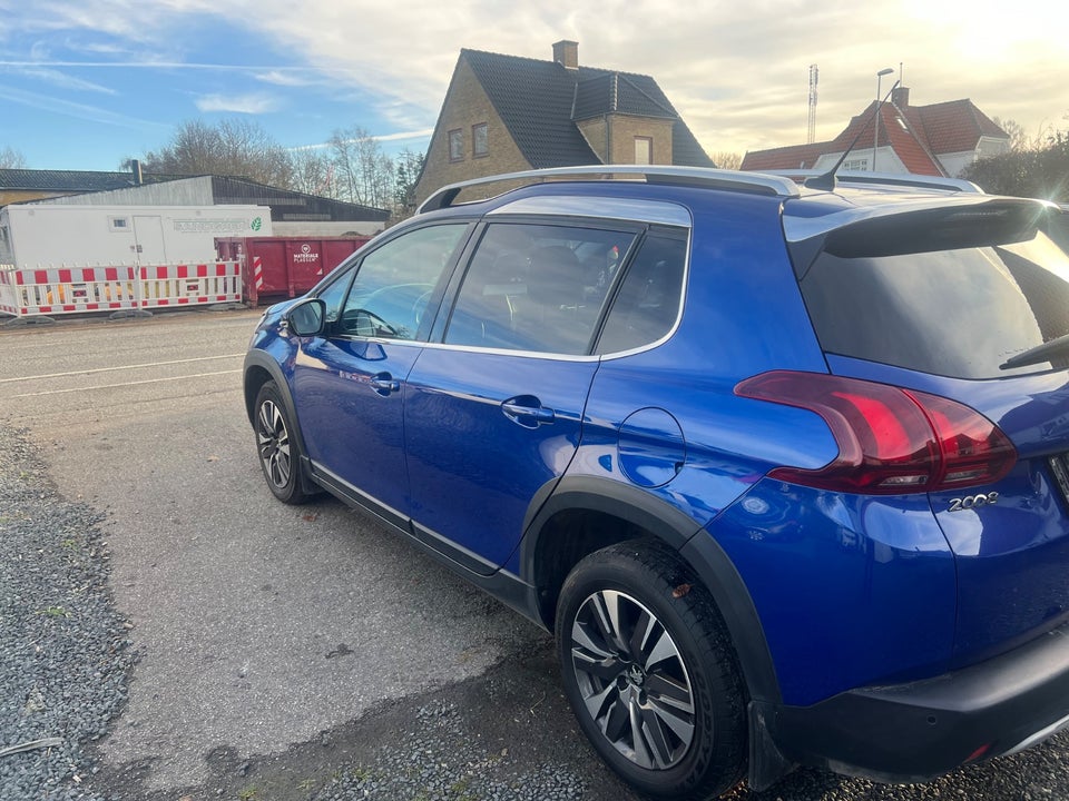 Peugeot 2008 1,5 BlueHDi 100 Prestige Sky 5d