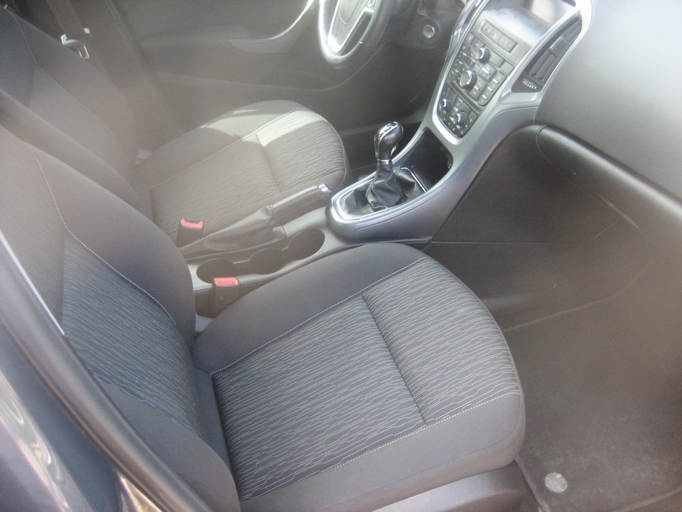 Opel Astra 1,4 T 140 Enjoy 5d