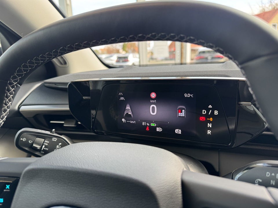 Ford Explorer 77 Select Extended Range 5d