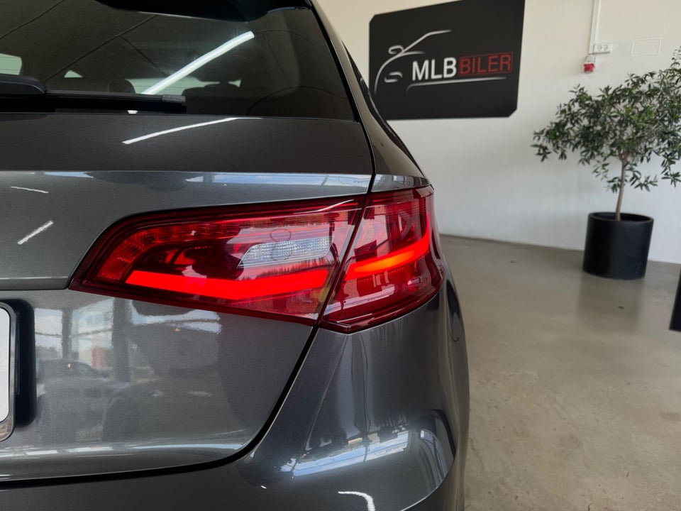 Audi A3 2,0 TDi 150 S-line Sportback S-tr. 5d