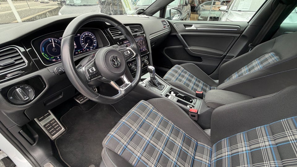 VW Golf VII 1,4 GTE DSG 5d