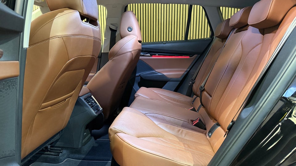 Skoda Enyaq 80 iV Suite 5d