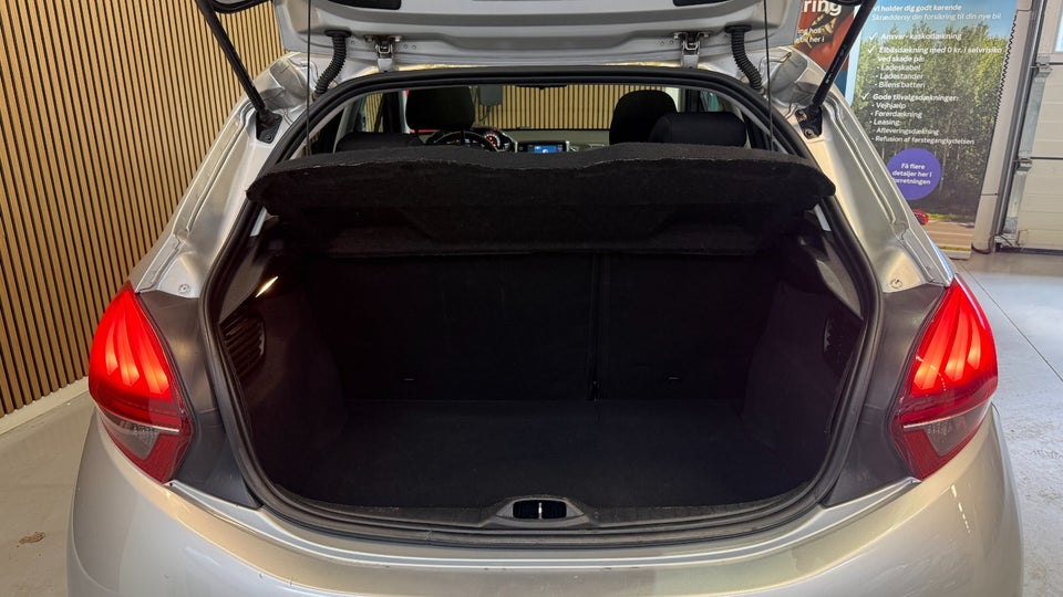 Peugeot 208 1,6 BlueHDi 100 Desire Sky 5d