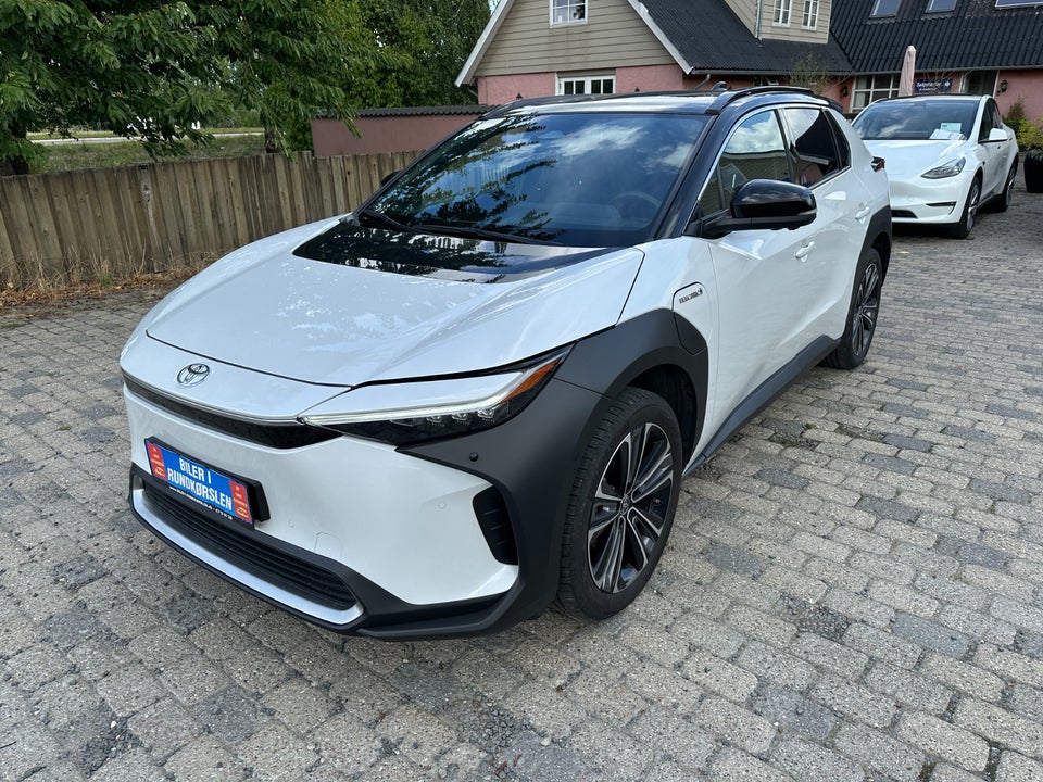Toyota bZ4X Executive AWD 5d
