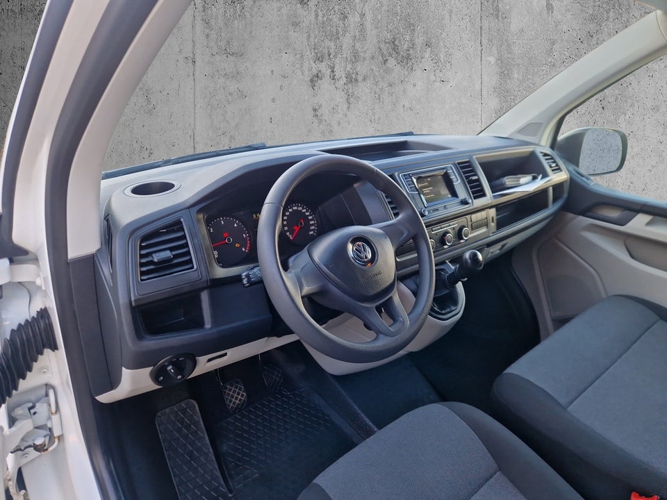 VW Transporter 2,0 TDi 114 Kassevogn kort BMT