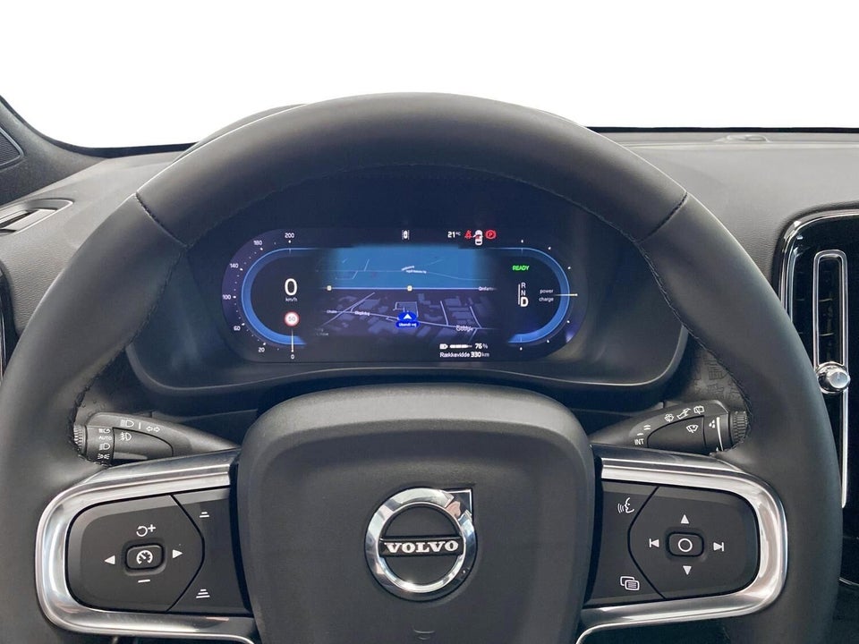 Volvo EX40 Standard Range Plus 5d