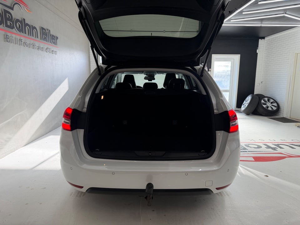 Peugeot 308 1,6 BlueHDi 120 Envy Sky SW 5d