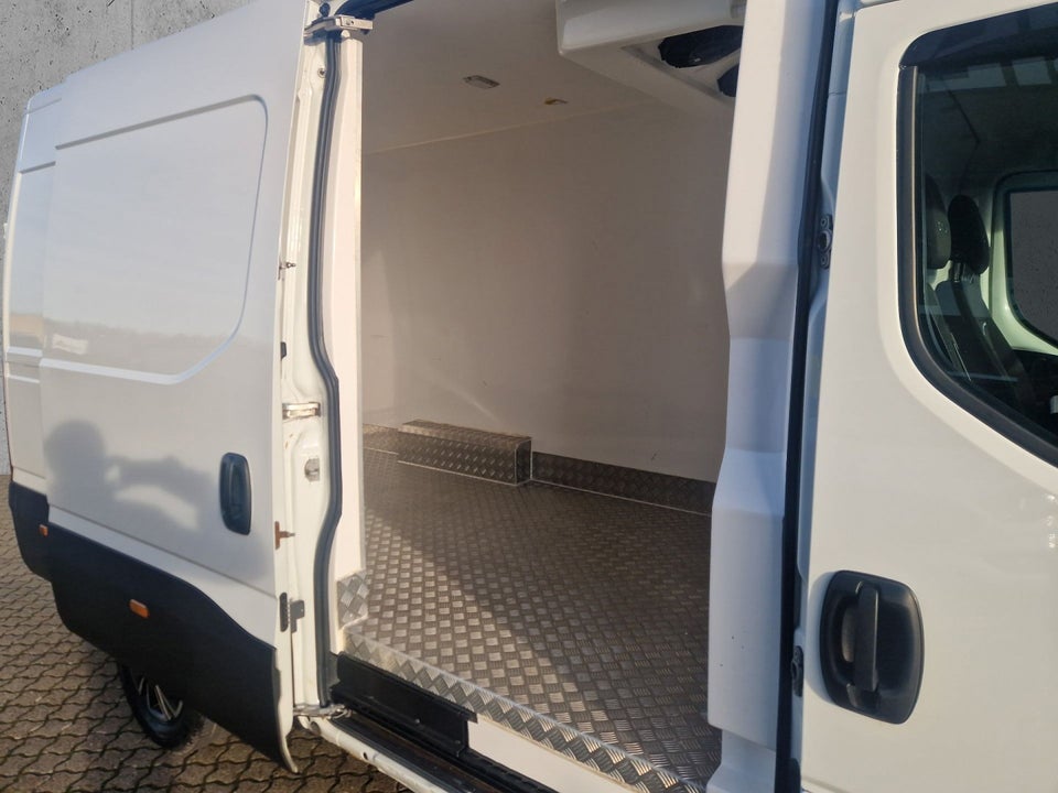 Iveco Daily 2,3 35S16 12m³ Kølevogn AG8