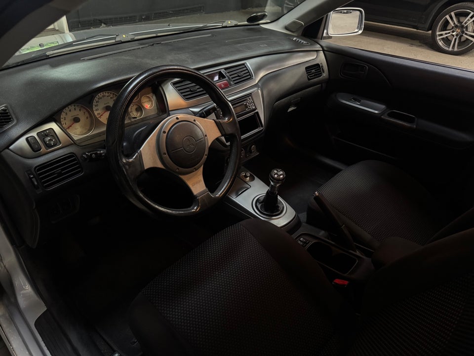 Mitsubishi Lancer 1,6 Invite 4d