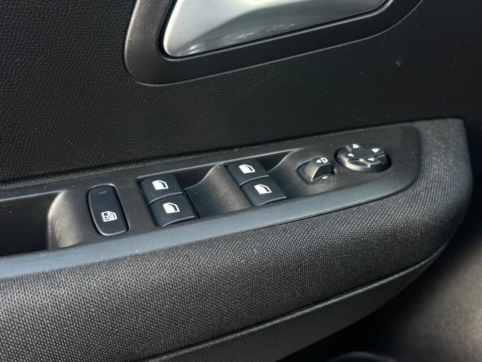 Peugeot 208 1,2 PureTech 75 Supreme 5d