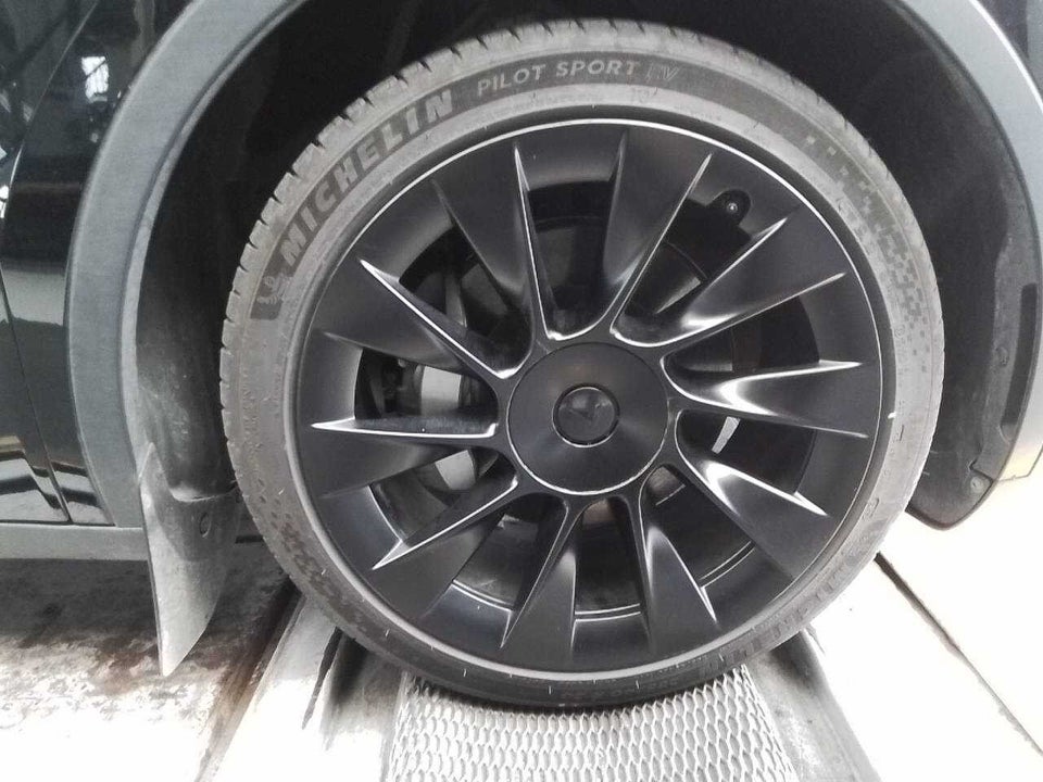 Tesla Model Y RWD 5d