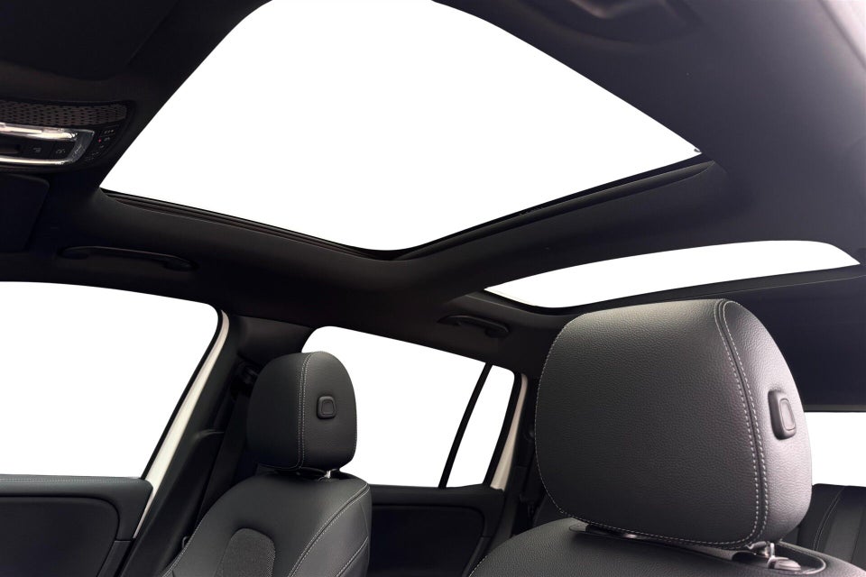 Mercedes EQB300 Progressive 4Matic 7prs 5d