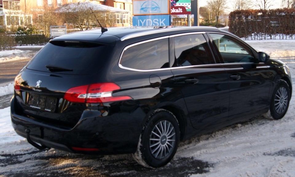 Peugeot 308 1,2 e-THP 130 Allure SW 5d