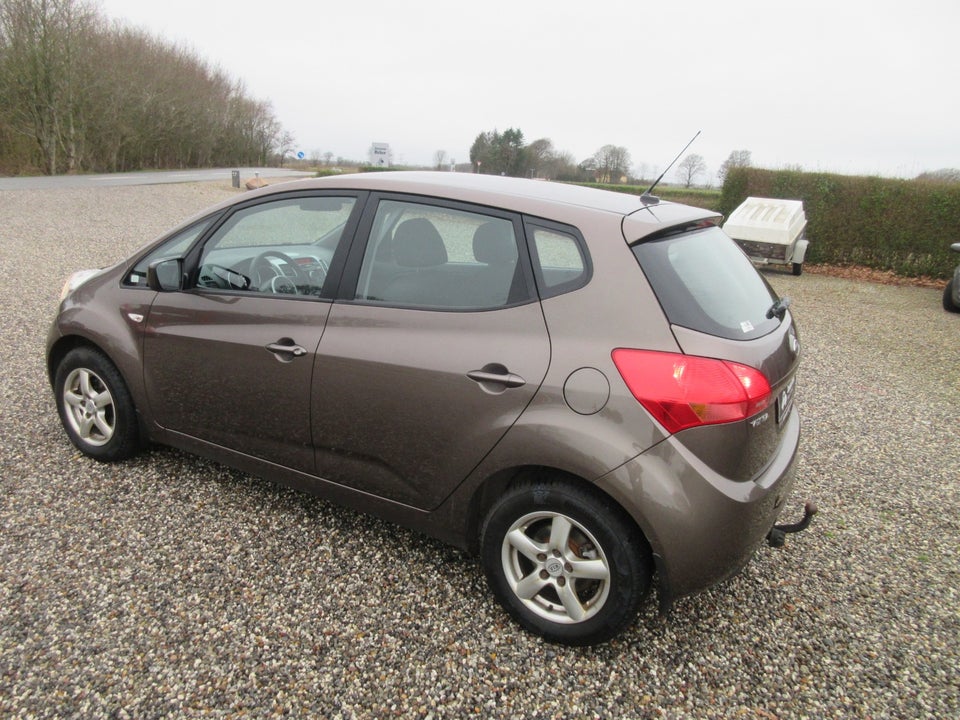 Kia Venga 1,6 CVVT Motion+ 5d