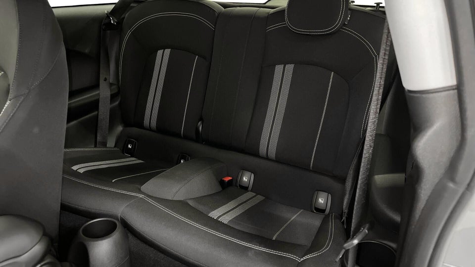 MINI Cooper SE Essential 3d