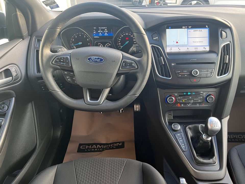 Ford Focus 1,5 EcoBoost ST-Line 5d