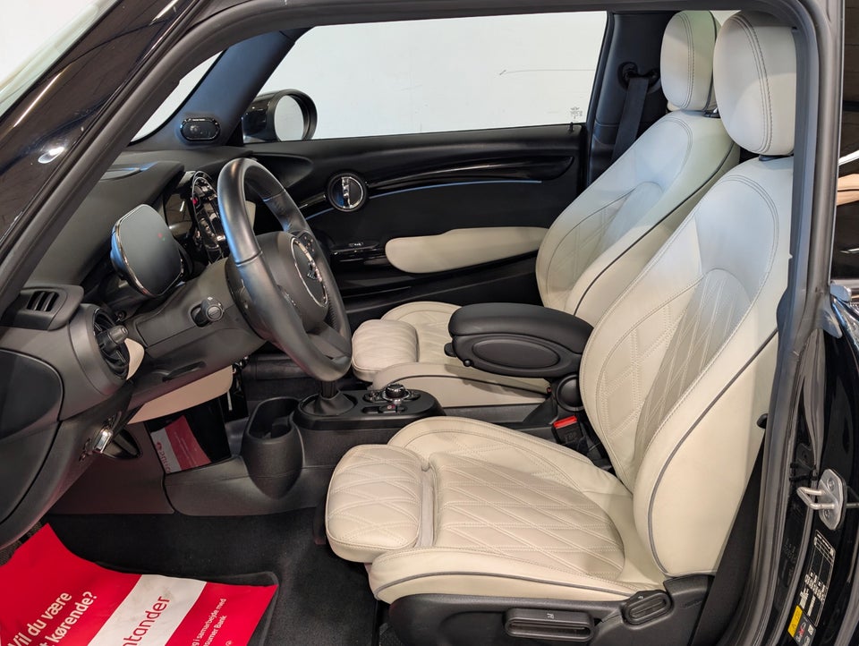 MINI Cooper SE Maximise 3d