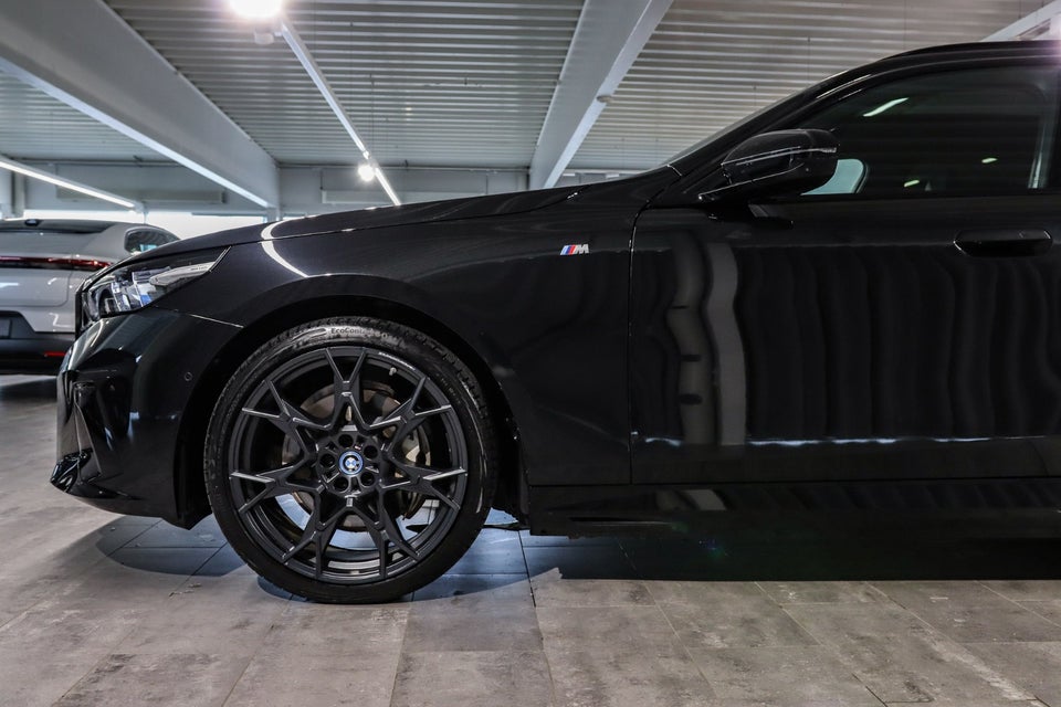 BMW i5 eDrive40 Touring Fully Charged 5d