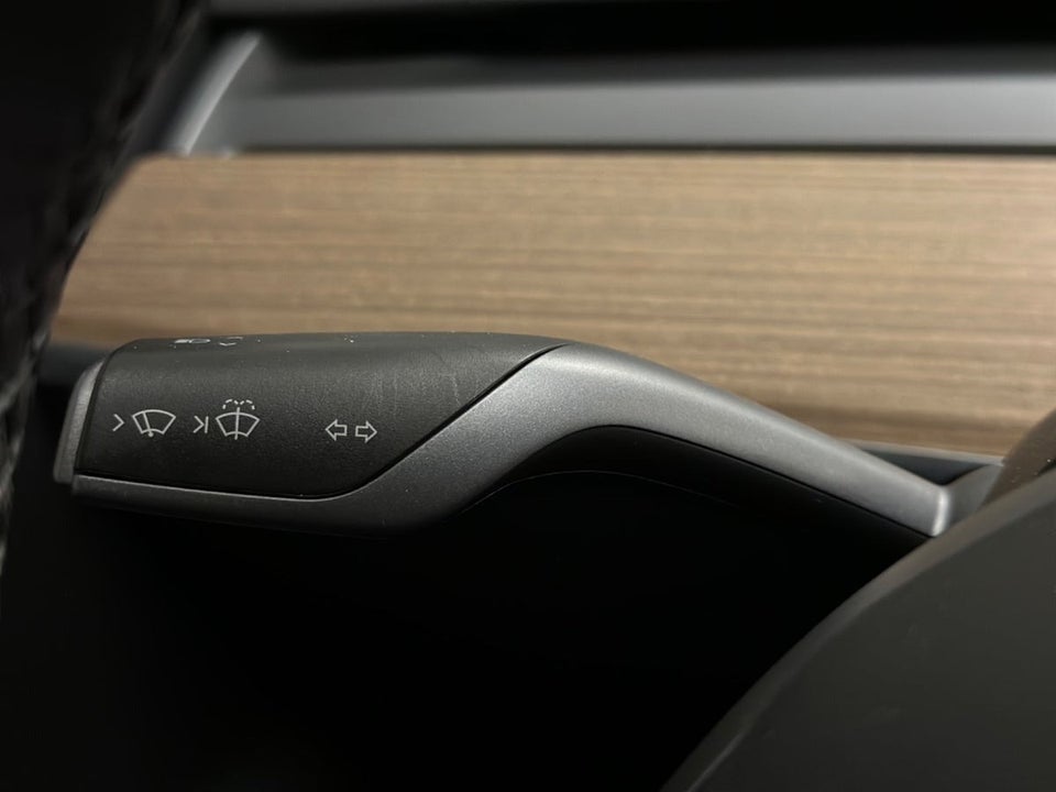 Tesla Model 3 Standard Range+ RWD 4d