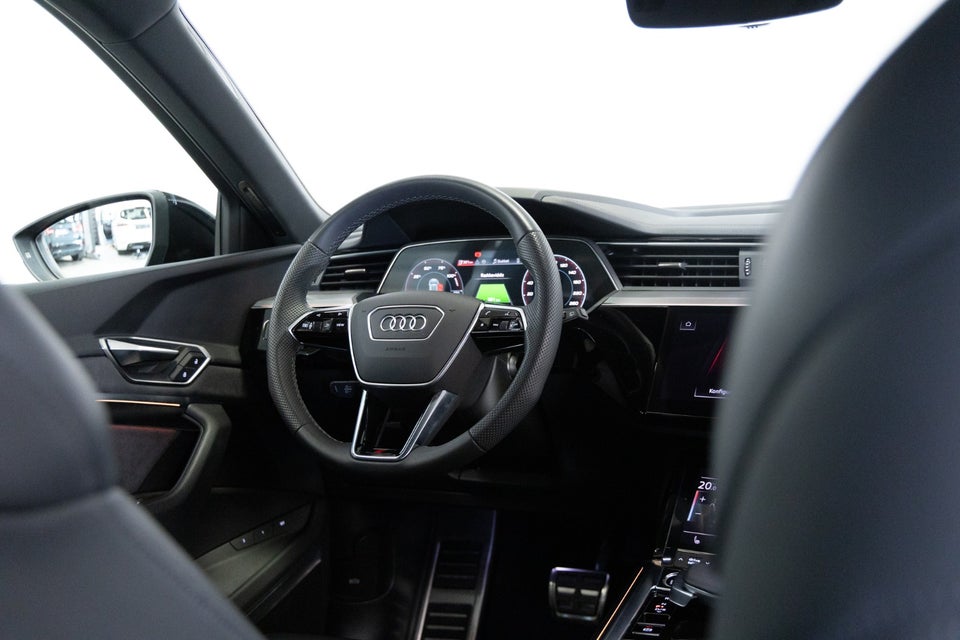 Audi Q8 e-tron 55 S-line quattro 5d