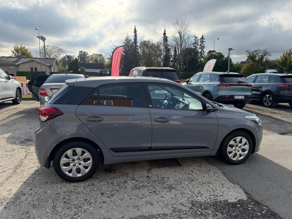 Hyundai i20 1,25 Black Line 5d