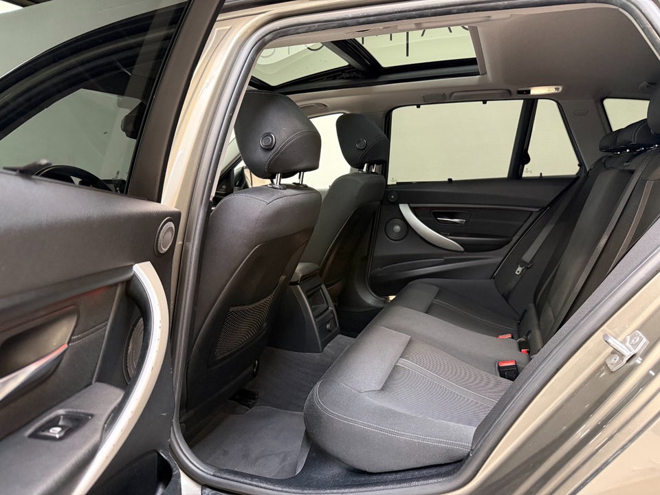 BMW 320d 2,0 Touring aut. 5d