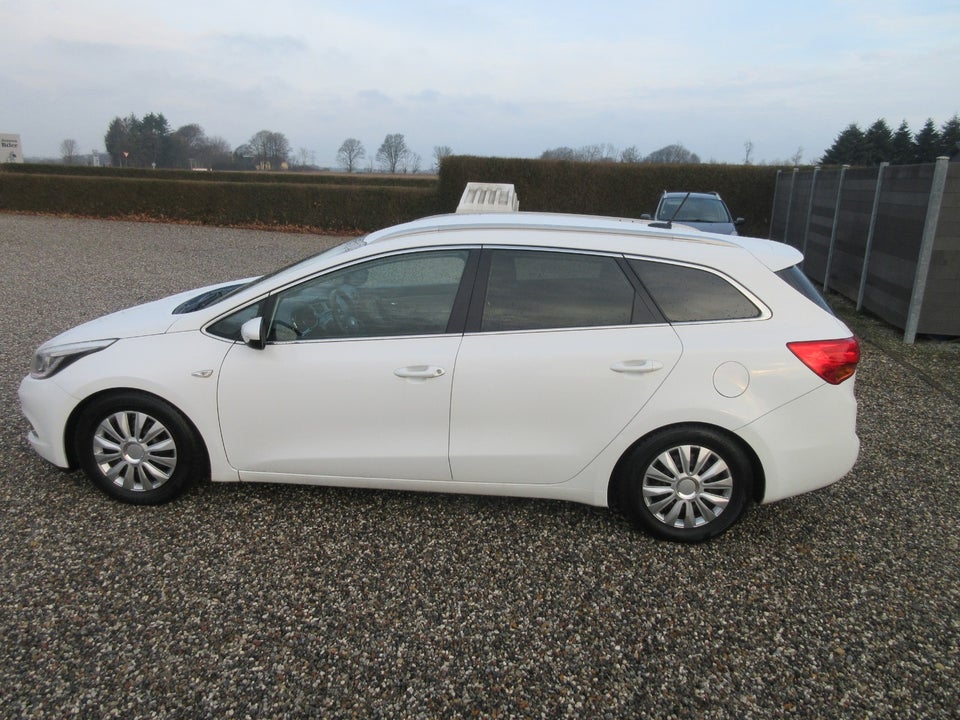 Kia Ceed 1,6 CRDi 128 Premium+ SW 5d