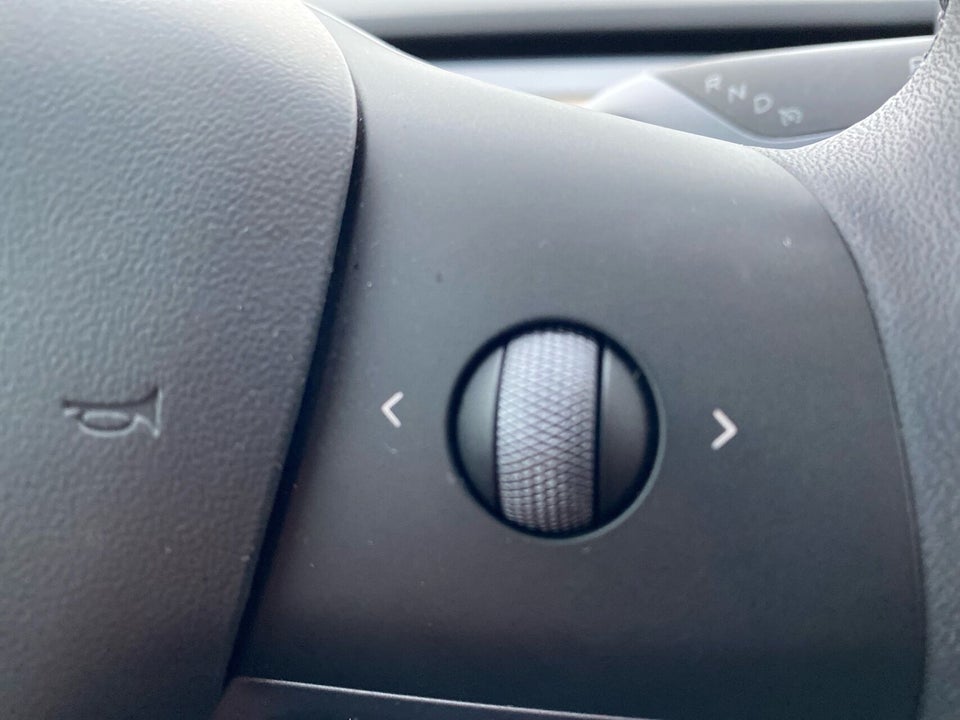 Tesla Model 3 Long Range AWD 4d